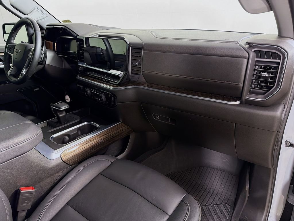 Used 2025 Chevrolet Silverado 1500 RST AWD/4WD image 26