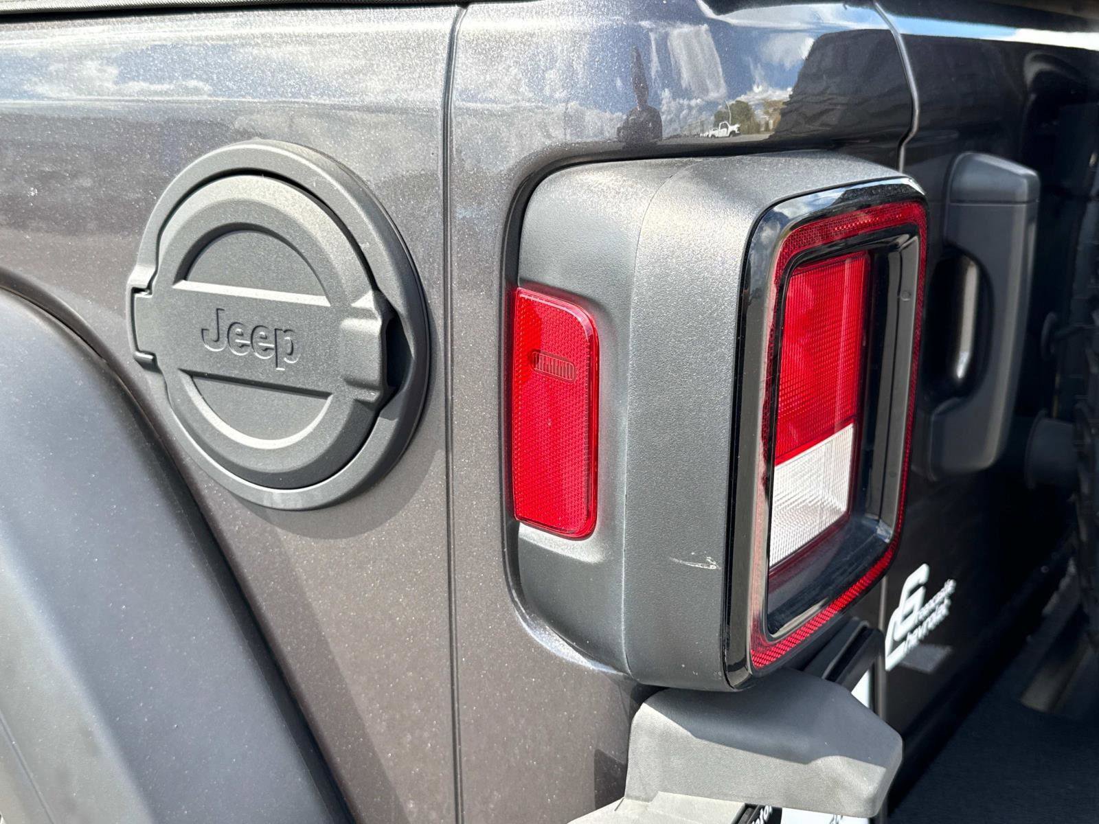 Used 2021 Jeep Wrangler Unlimited Sport image 24