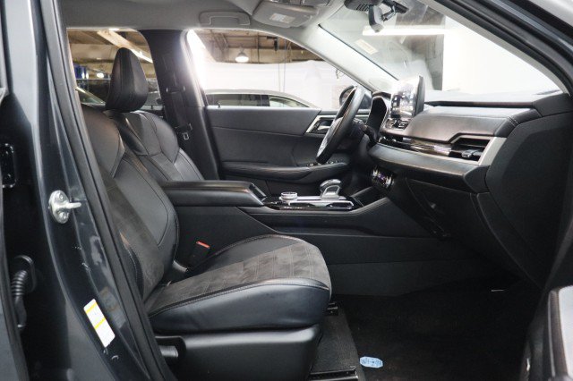 Used 2025 Mitsubishi Outlander SE FWD image 21