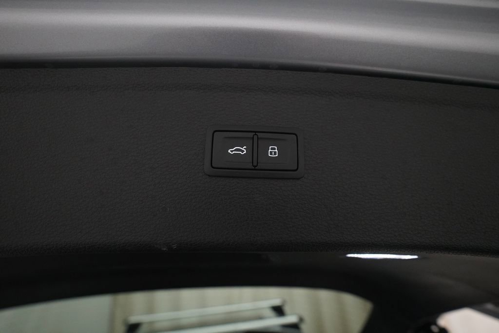 Used 2023 Audi Q5 2.0T Premium w/ Convenience Package AWD/4WD image 15