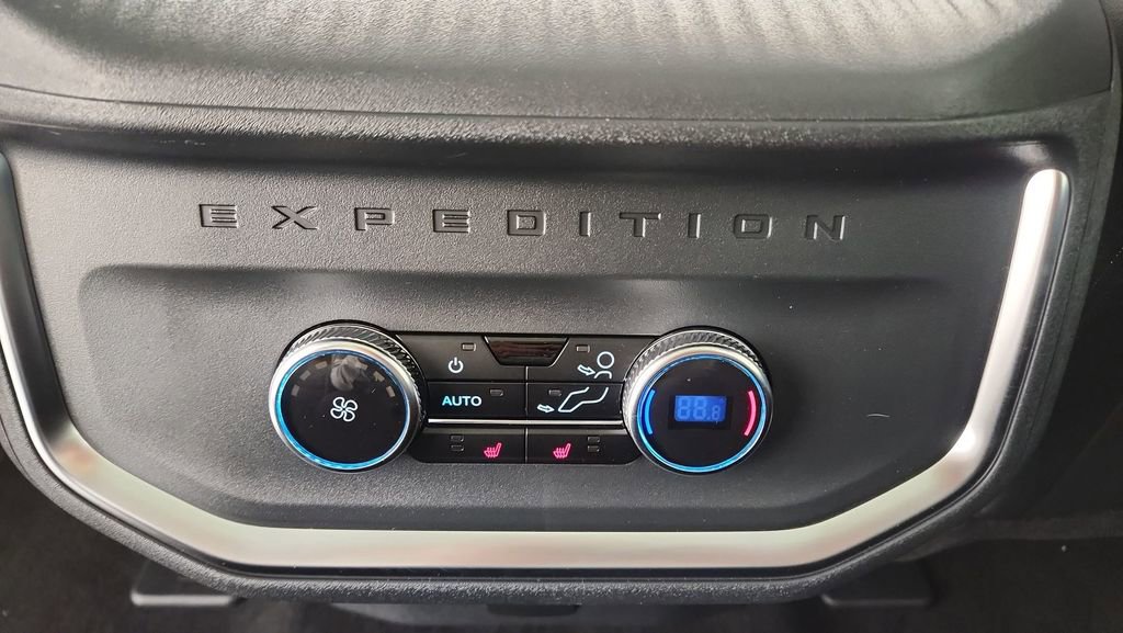 New 2025 Ford Expedition Max Platinum w/ Driver's Package image 32