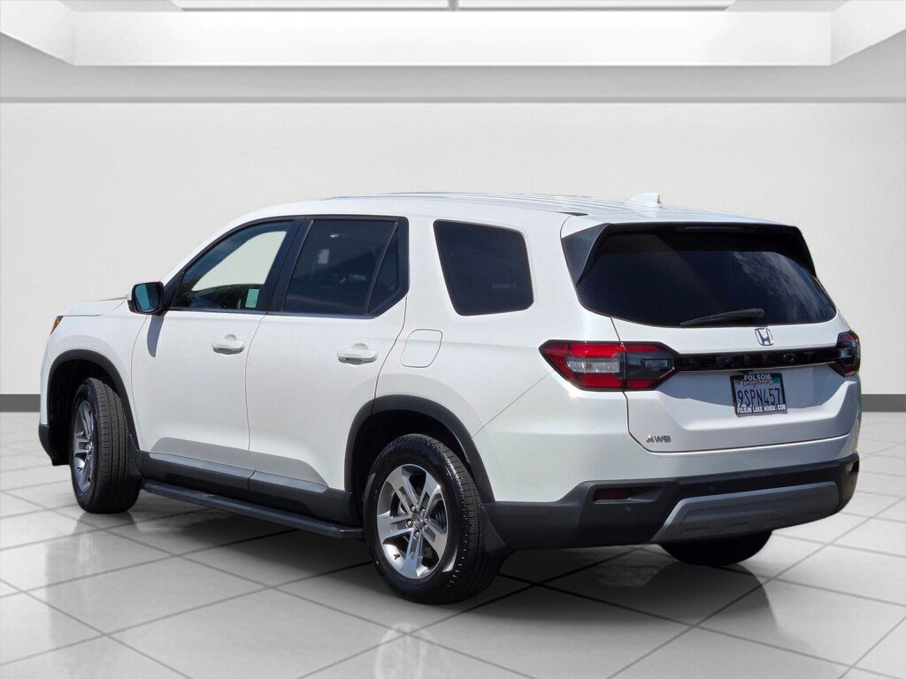 Certified 2025 Honda Pilot EX-L image 7
