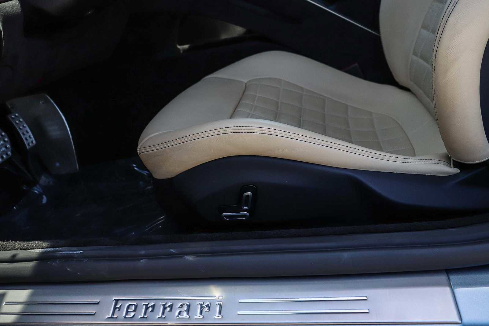 Used 2021 Ferrari Roma RWD image 26