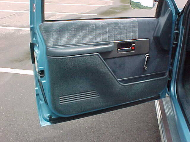 Used 1993 Chevrolet Silverado 1500 C1500 Cheyenne 2dr Standard Ca image 17