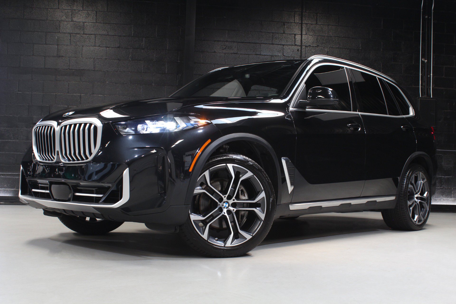 Used 2024 BMW X5 sDrive40i w/ Premium Package RWD image 89