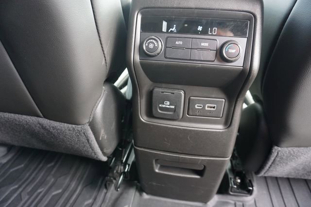 Used 2023 GMC Acadia SLT image 26