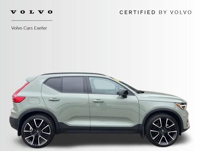 Certified 2025 Volvo XC40 B5 Ultra AWD/4WD image 11