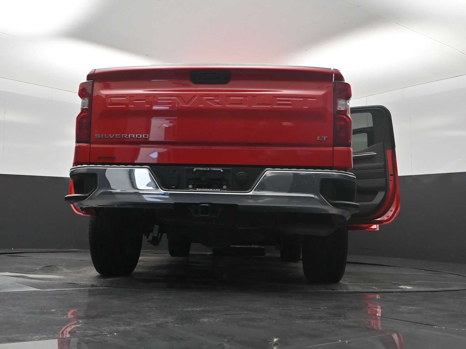 Used 2023 Chevrolet Silverado 1500 LT AWD/4WD image 30