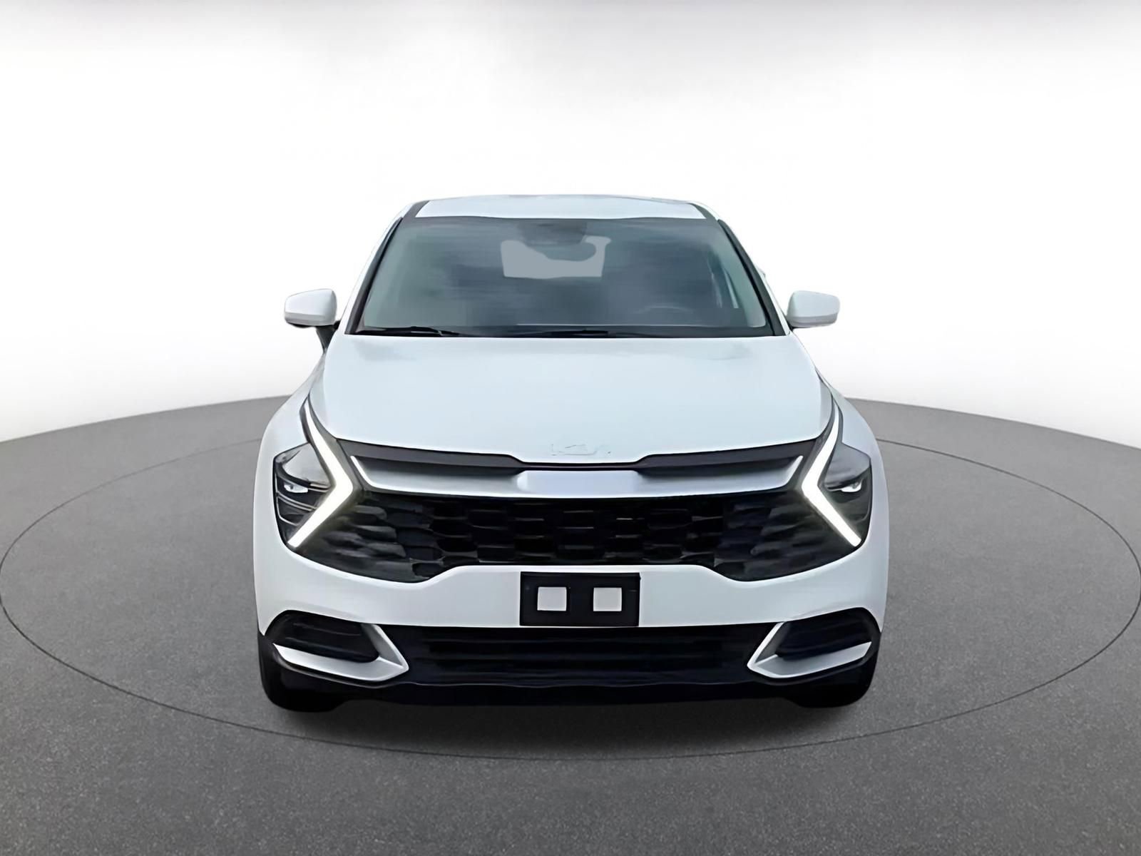 Used 2024 Kia Sportage LX image 4