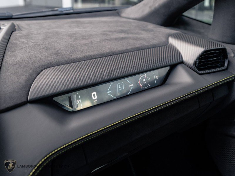 Used 2025 Lamborghini Revuelto AWD/4WD image 8