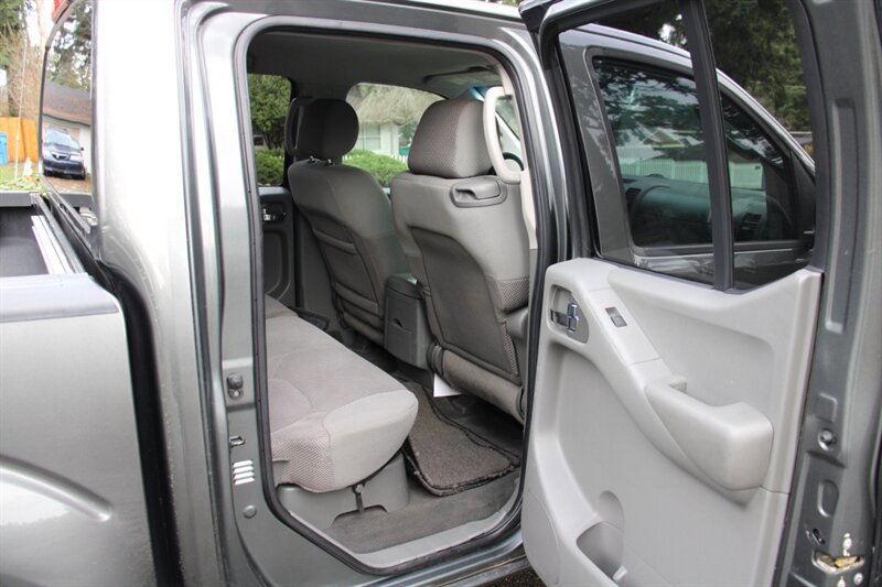 Used 2006 Nissan Frontier SE w/ (P01) Power Pkg RWD image 6
