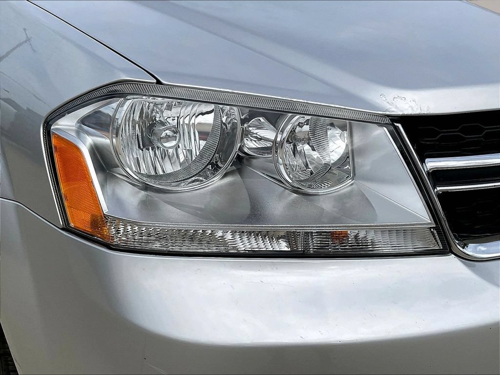 Used 2012 Dodge Avenger SXT Plus FWD image 31