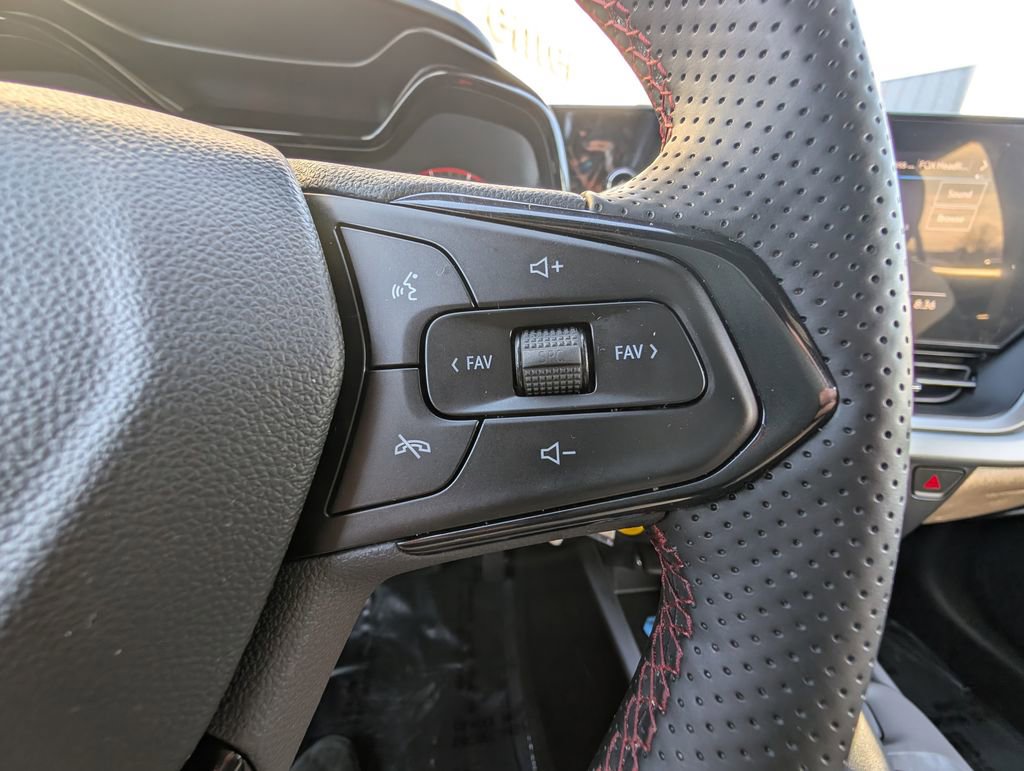 Used 2025 Chevrolet Trax RS w/ Driver Confidence Package image 20