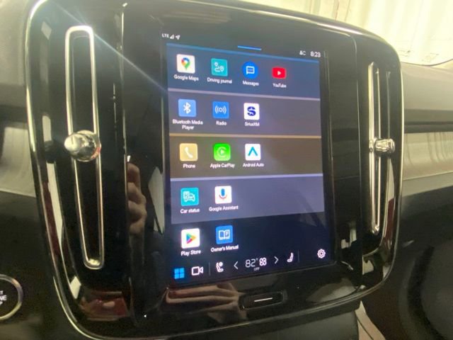 Certified 2025 Volvo XC40 B5 Core image 23