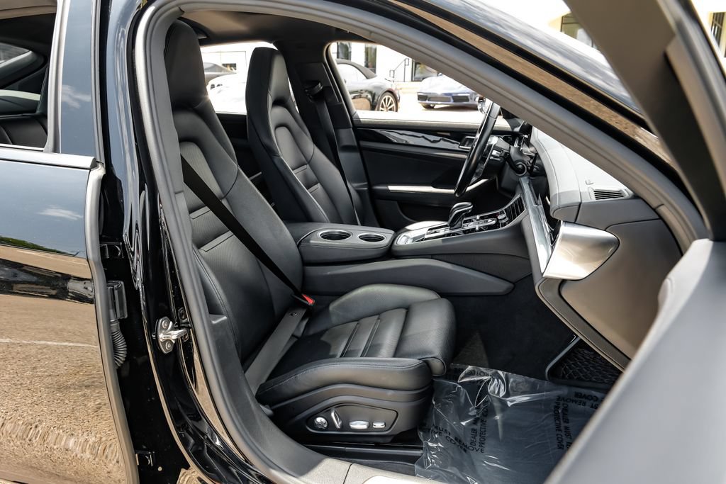 Used 2018 Porsche Panamera 4 AWD/4WD image 36