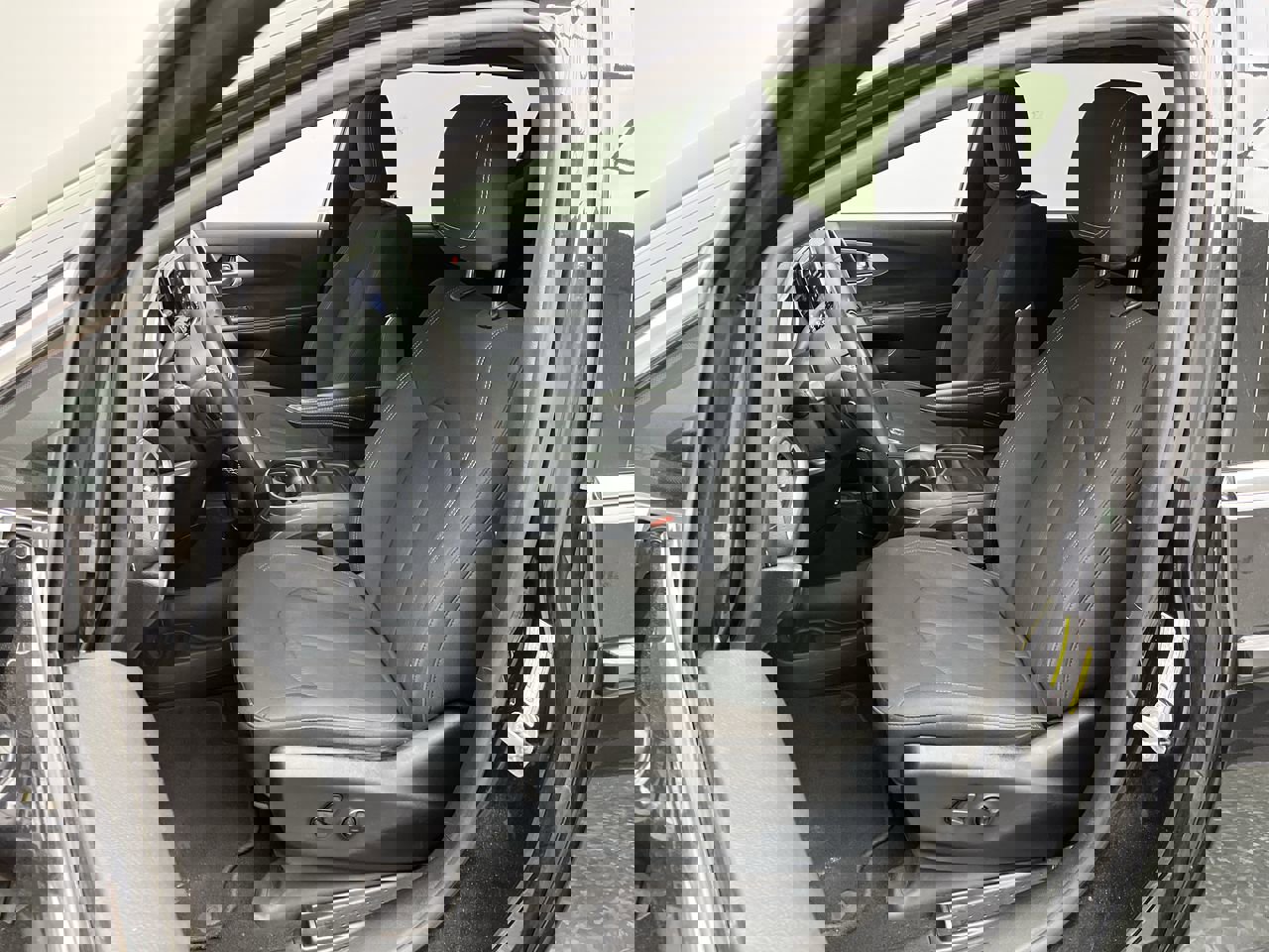 Used 2022 Chrysler Pacifica Touring AWD/4WD image 8