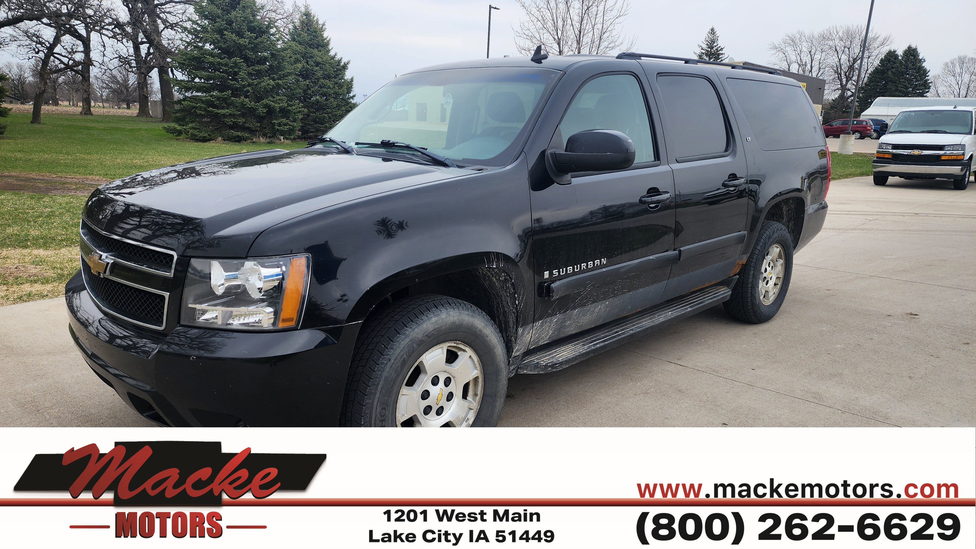Used 2008 Chevrolet Suburban LT w/ Convenience Package 1 image 1