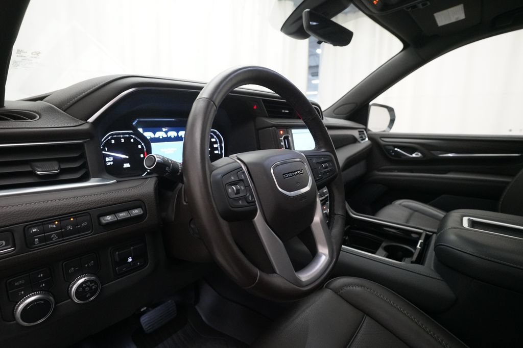 Used 2021 GMC Yukon Denali w/ Denali Premium Package AWD/4WD image 8