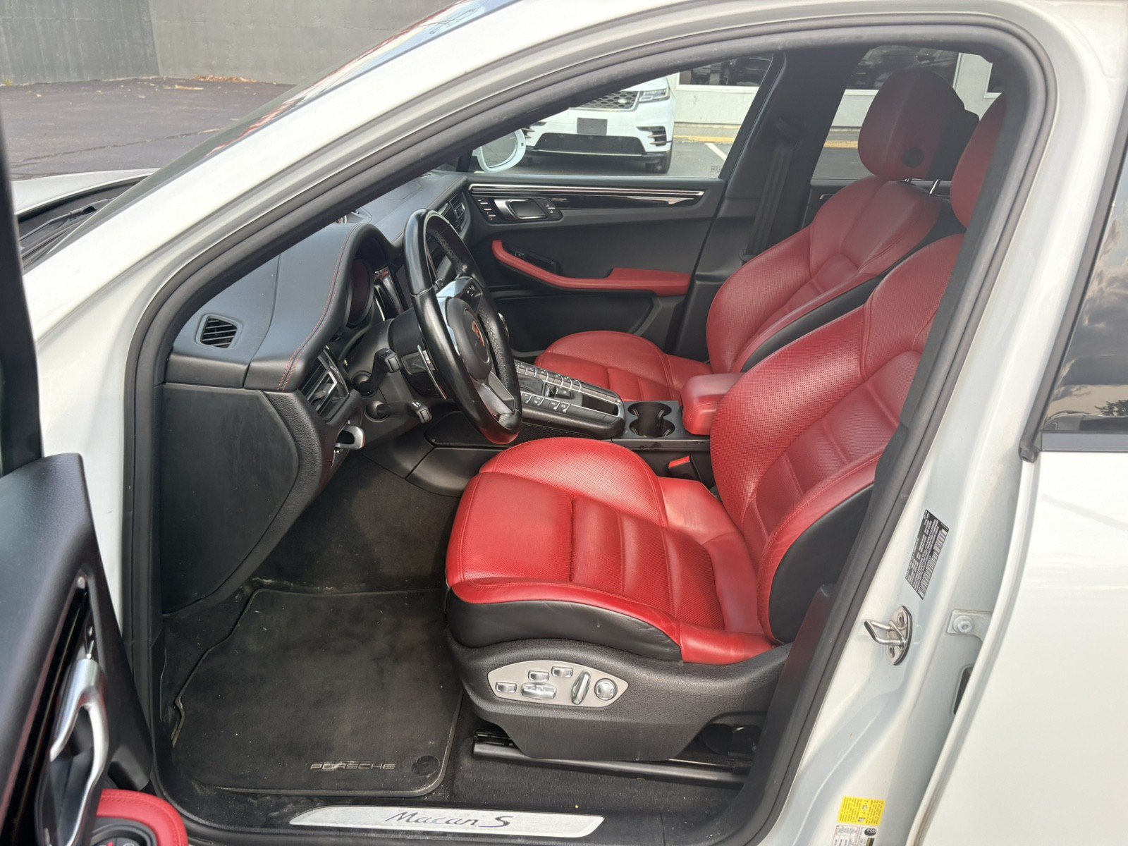 Used 2020 Porsche Macan S AWD/4WD image 15