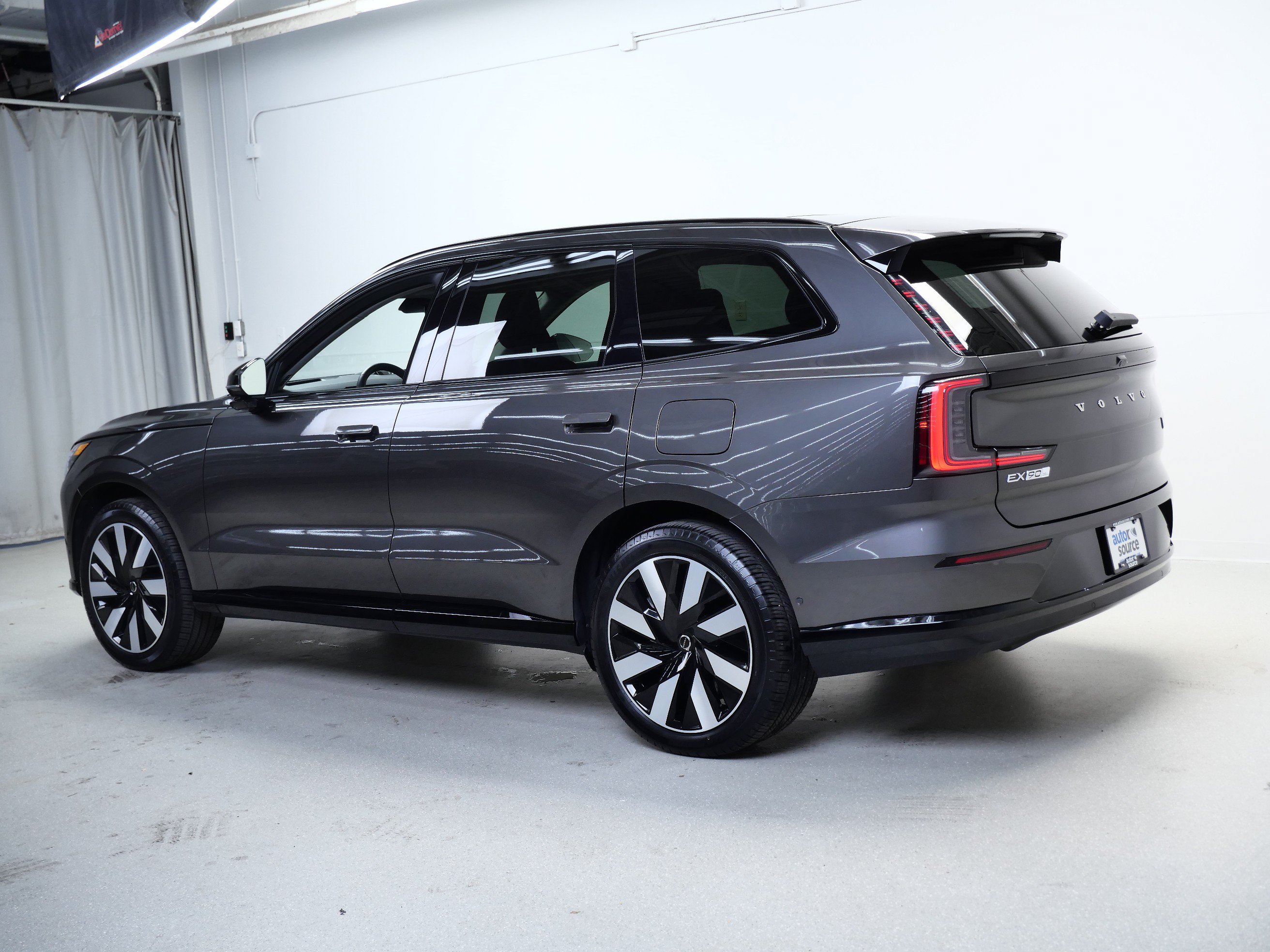 Used 2025 Volvo EX90 Plus AWD/4WD image 10