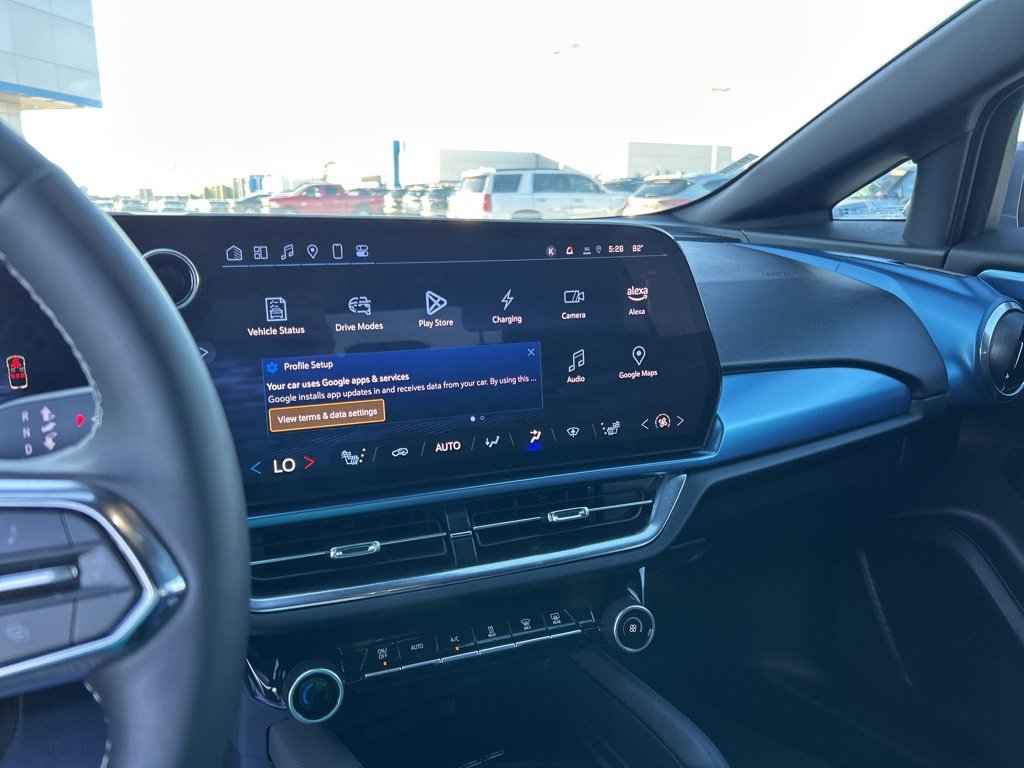 Used 2025 Chevrolet Equinox EV LT w/ Convenience Package image 20