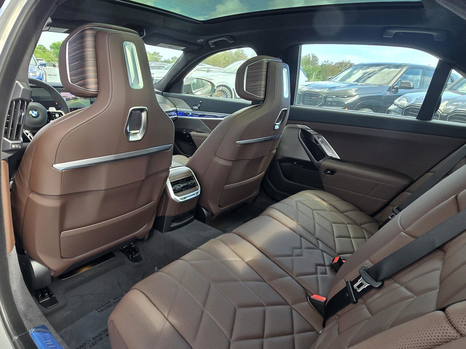New 2026 BMW 760i xDrive w/ Executive Package image 10