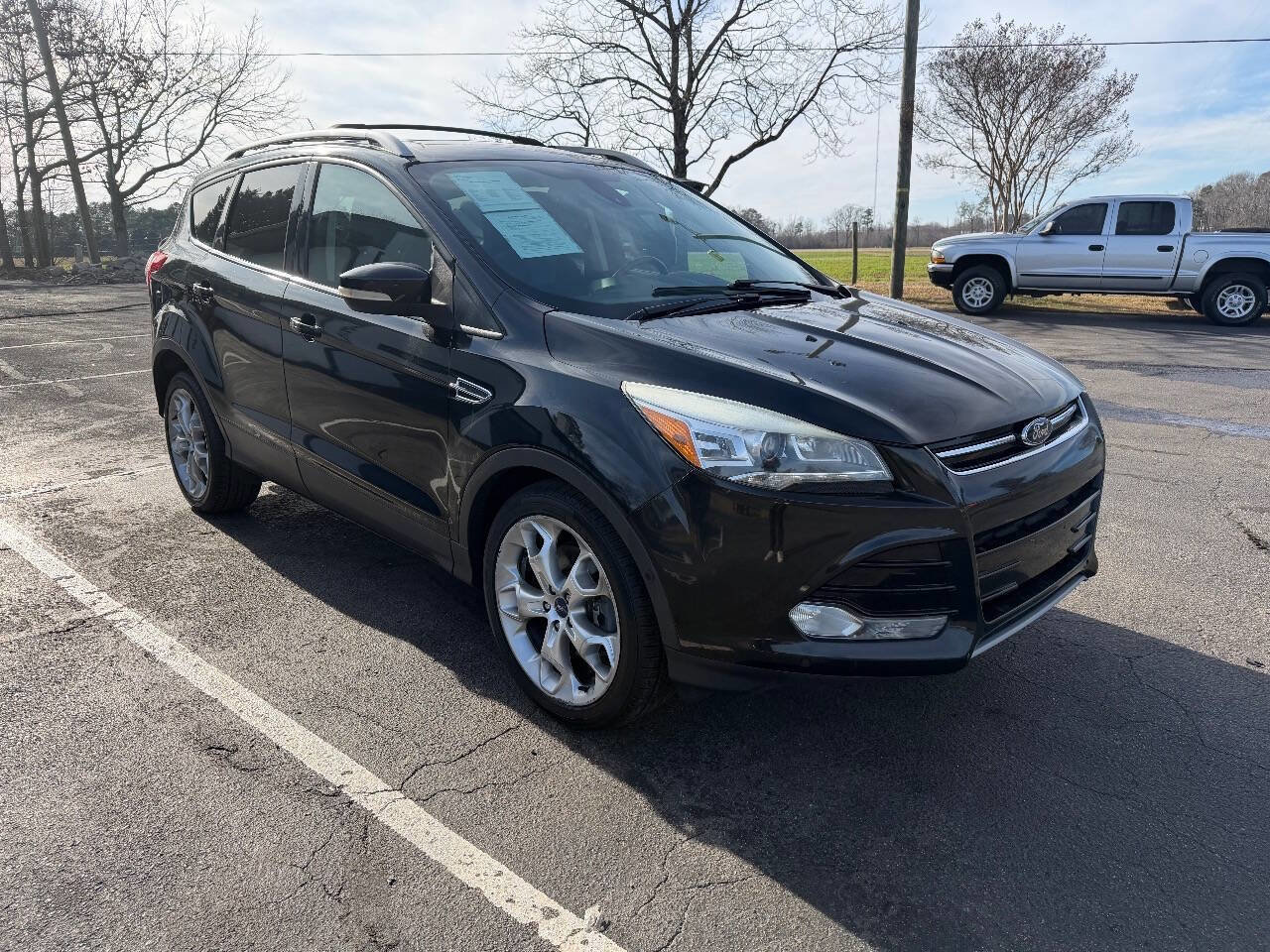 Used 2013 Ford Escape Titanium w/ Parking Technology Pkg FWD image 2