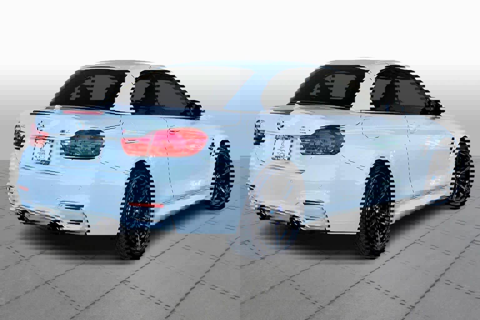 Used 2015 BMW M4 Convertible image 12