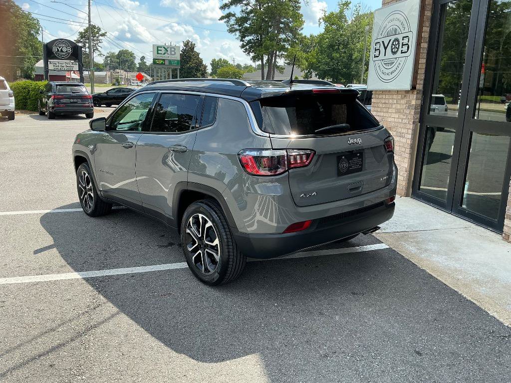 Used 2022 Jeep Compass Limited AWD/4WD image 3