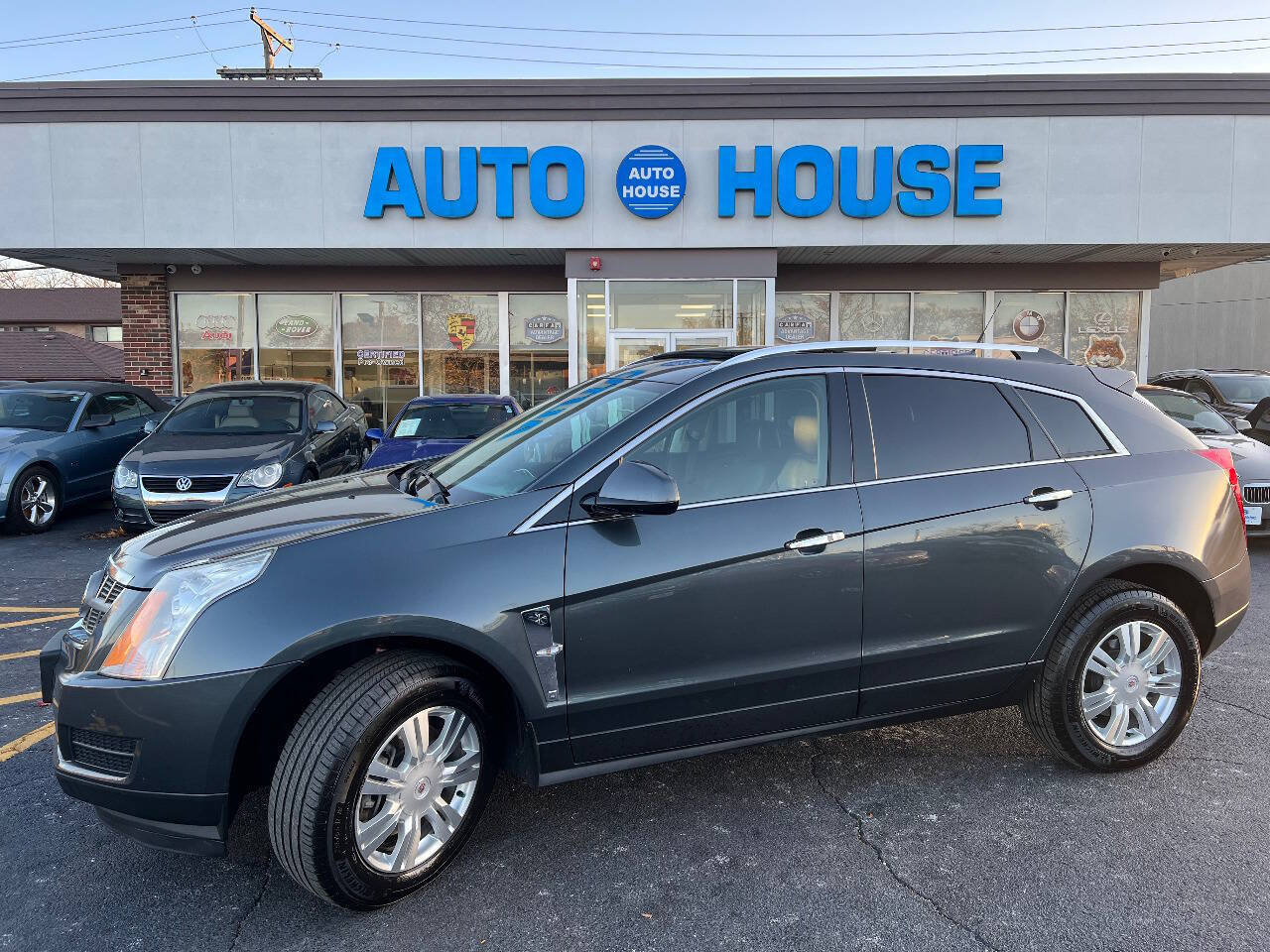 Used 2011 Cadillac SRX Luxury FWD image 1