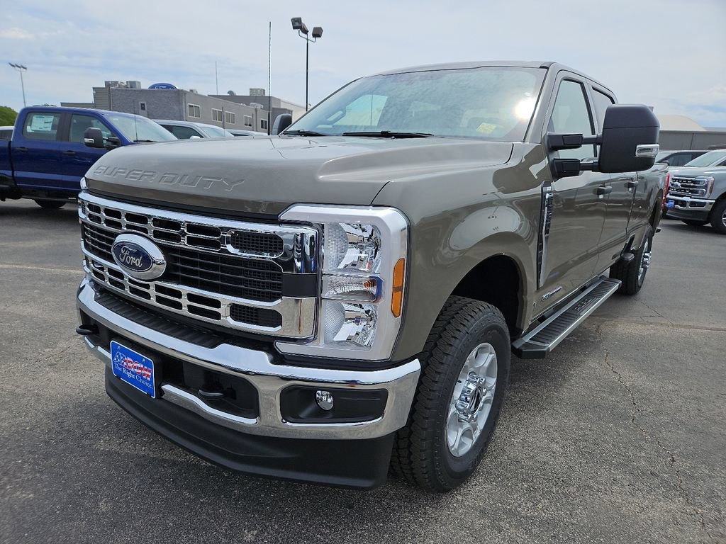 New 2026 Ford F350 XLT w/ FX4 Off-Road Package AWD/4WD image 4