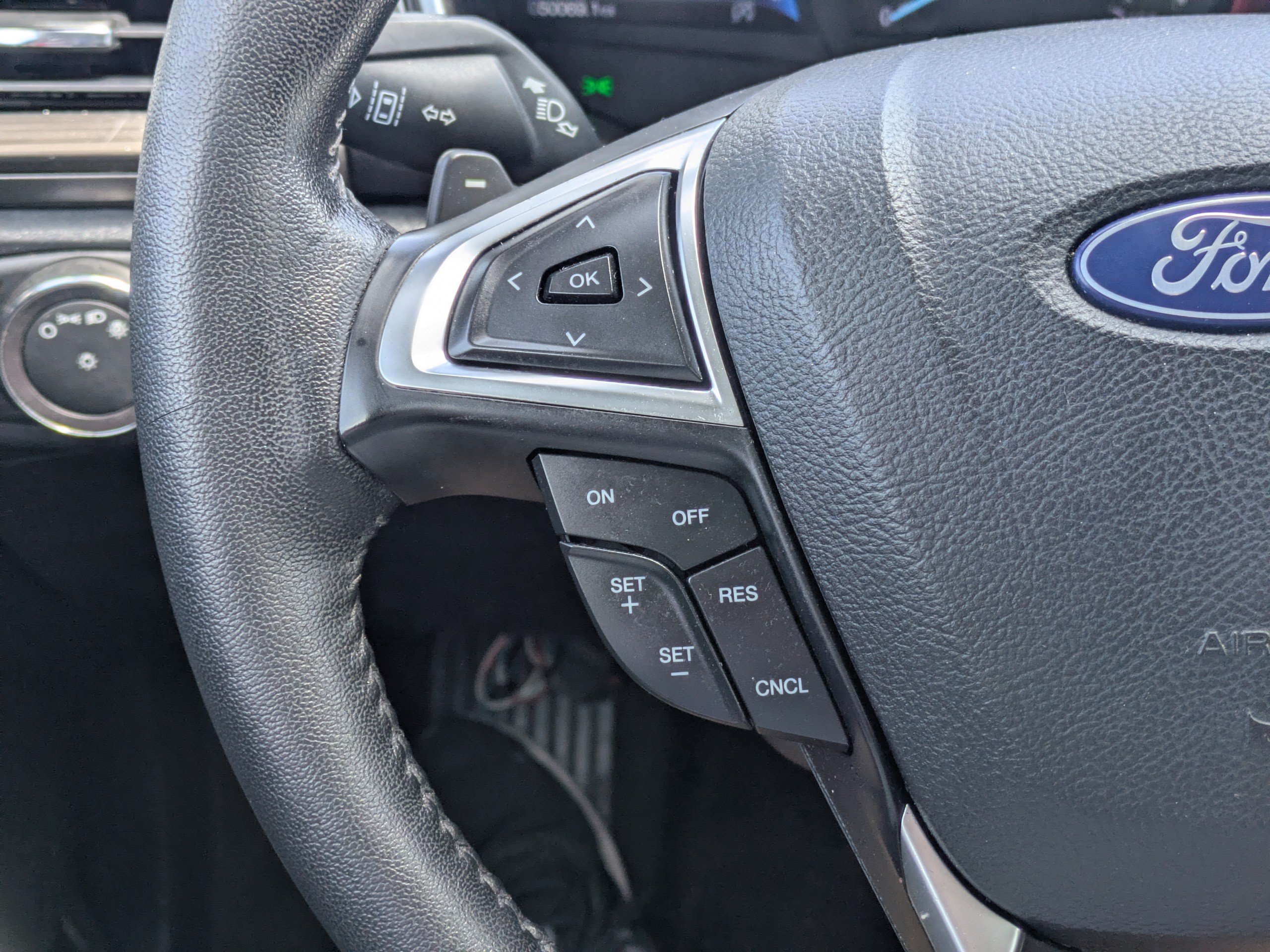 Used 2019 Ford Fusion SEL FWD image 15