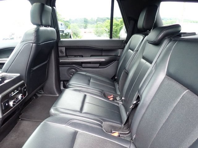 Used 2019 Ford Expedition XLT w/ Equipment Group 202A AWD/4WD image 12