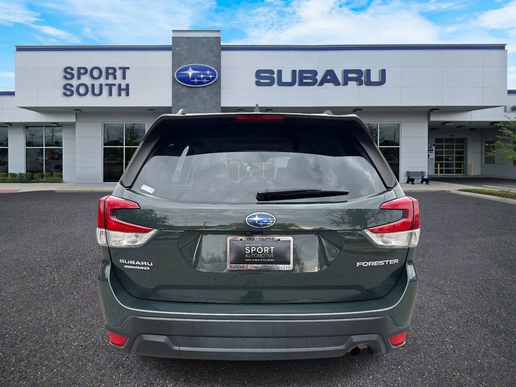 Used 2023 Subaru Forester Premium image 4
