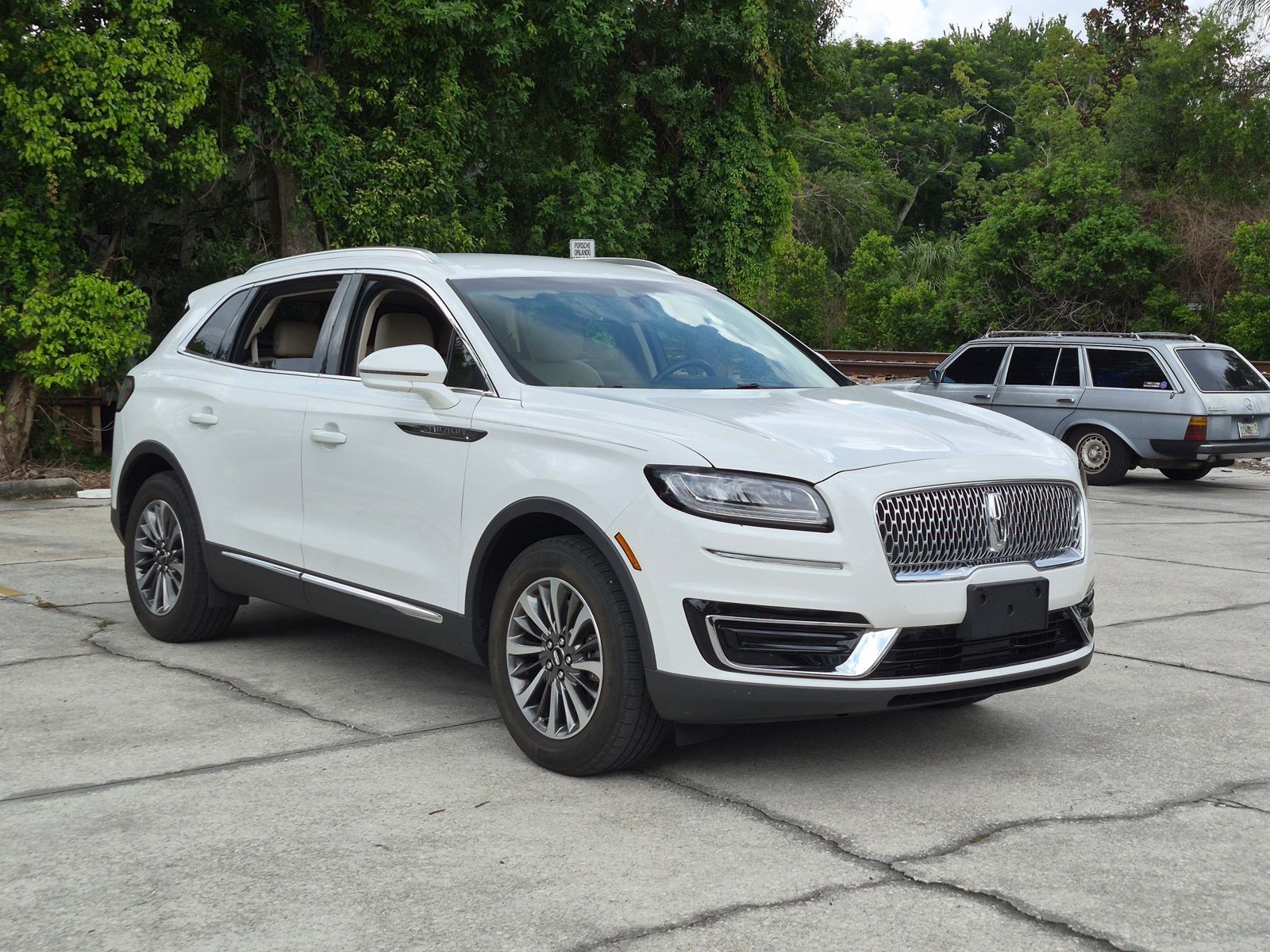 Used 2020 Lincoln Nautilus FWD w/ Equipment Group 101A image 7