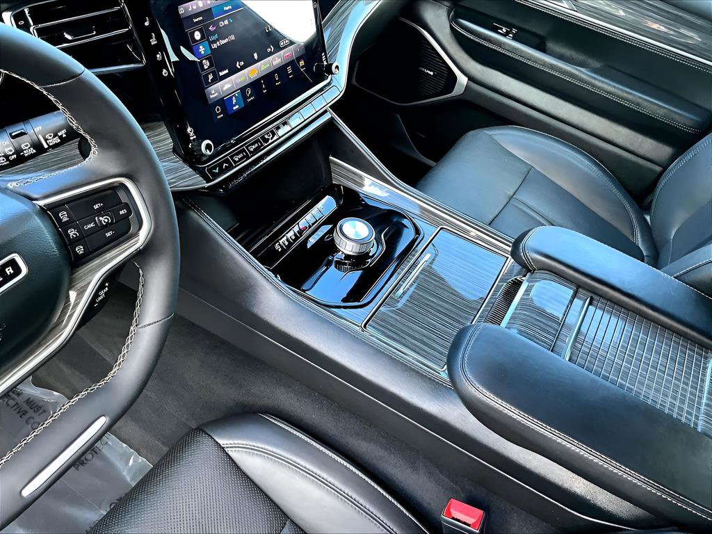 Used 2022 Jeep Wagoneer Series III w/ Flexible Seating Group image 14