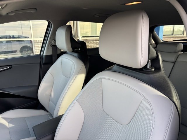 Used 2025 Kia Niro EX image 13