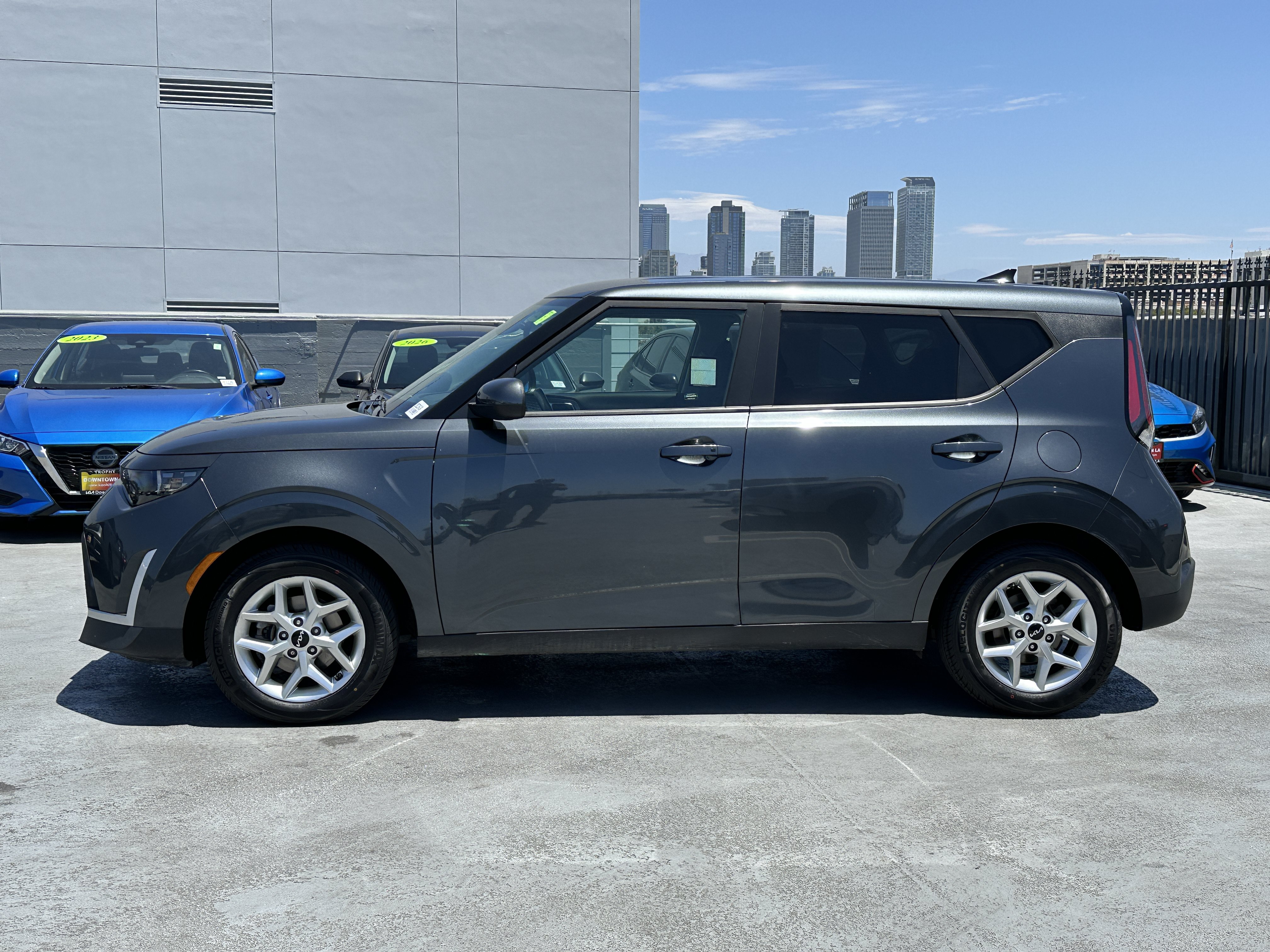Certified 2023 Kia Soul S FWD image 3