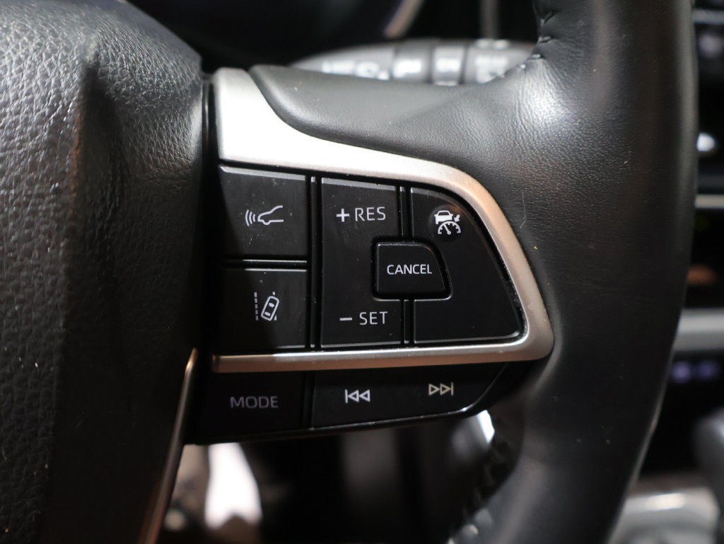 Used 2024 Toyota Highlander Limited AWD/4WD image 36