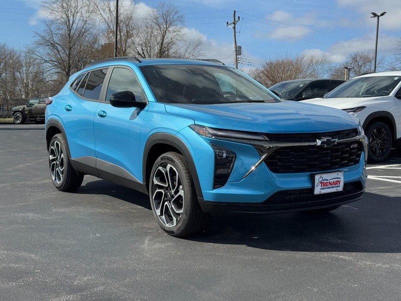 New 2026 Chevrolet Trax RS w/ Sunroof Package FWD image 2