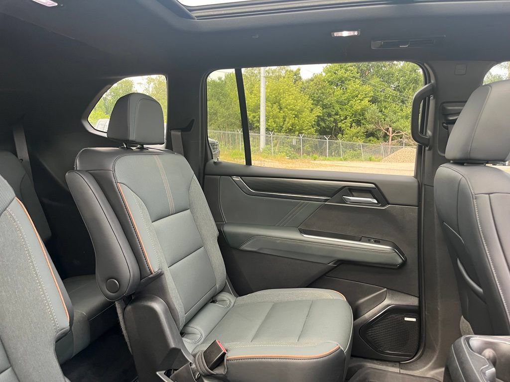 Used 2024 GMC Acadia AT4 w/ Luxury Package AWD/4WD image 37