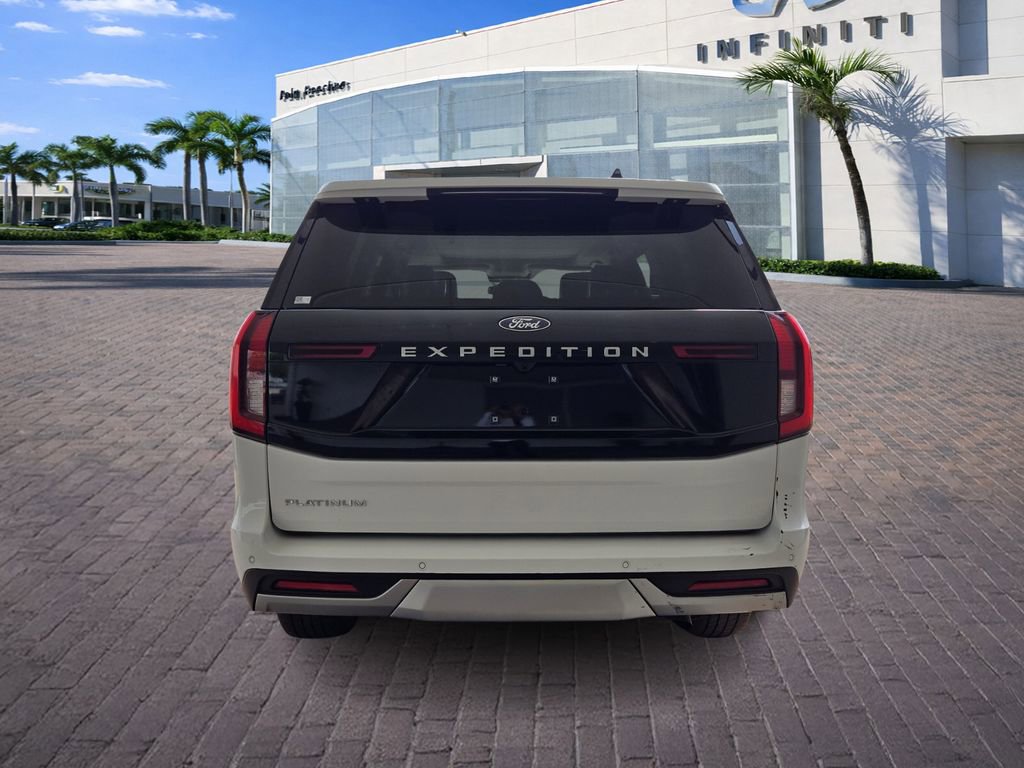 Used 2025 Ford Expedition Platinum image 6