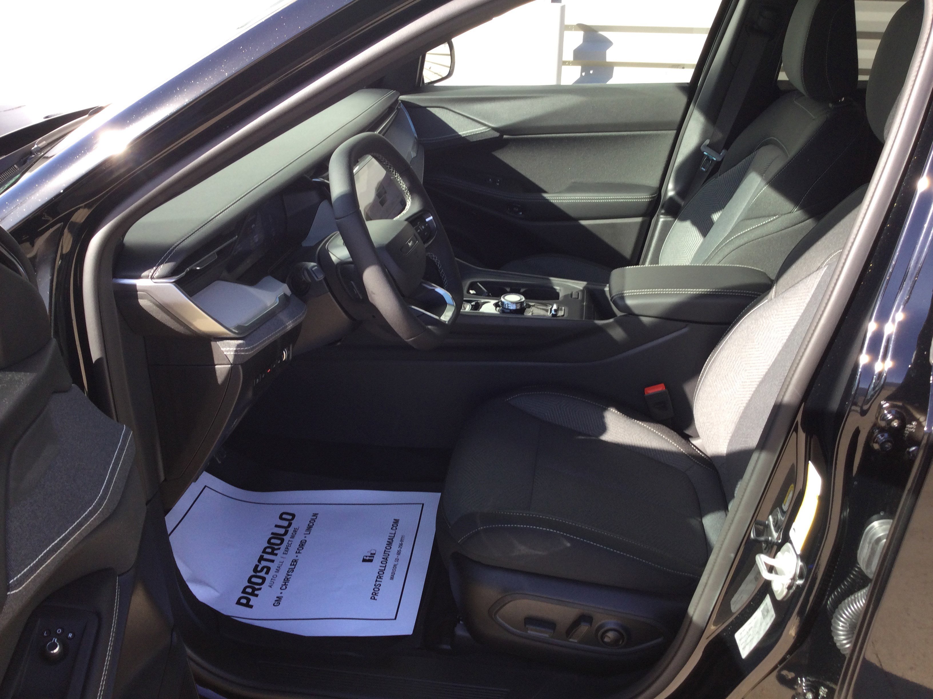 New 2026 Jeep Cherokee Laredo image 7