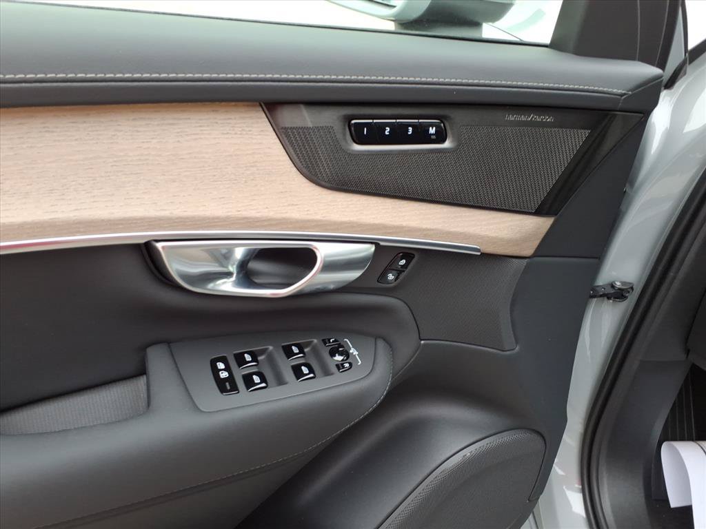 Certified 2026 Volvo XC90 B6 Plus w/ Protection Package Premier AWD/4WD image 13