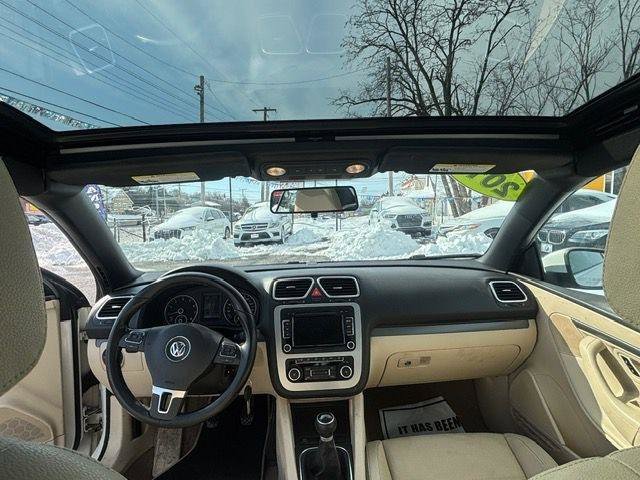 Used 2010 Volkswagen Eos Komfort image 8