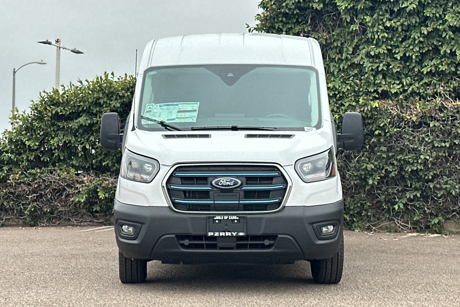 New 2025 Ford E-Transit 148 Medium Roof image 2
