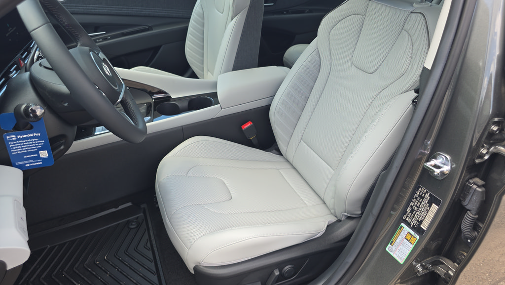 New 2026 Hyundai Elantra Limited FWD image 14