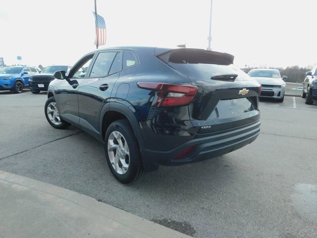 Used 2024 Chevrolet Trax LS w/ LS Convenience Package image 26