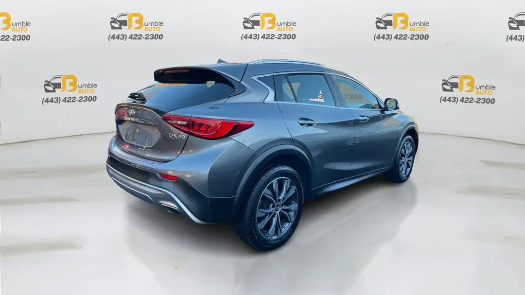 Used 2017 INFINITI QX30 Premium w/ Cargo Package AWD/4WD image 5