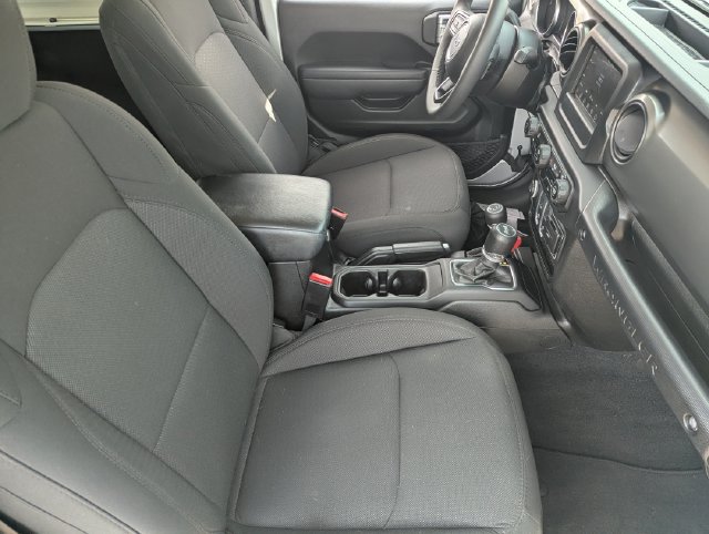 Used 2023 Jeep Wrangler Sport AWD/4WD image 11